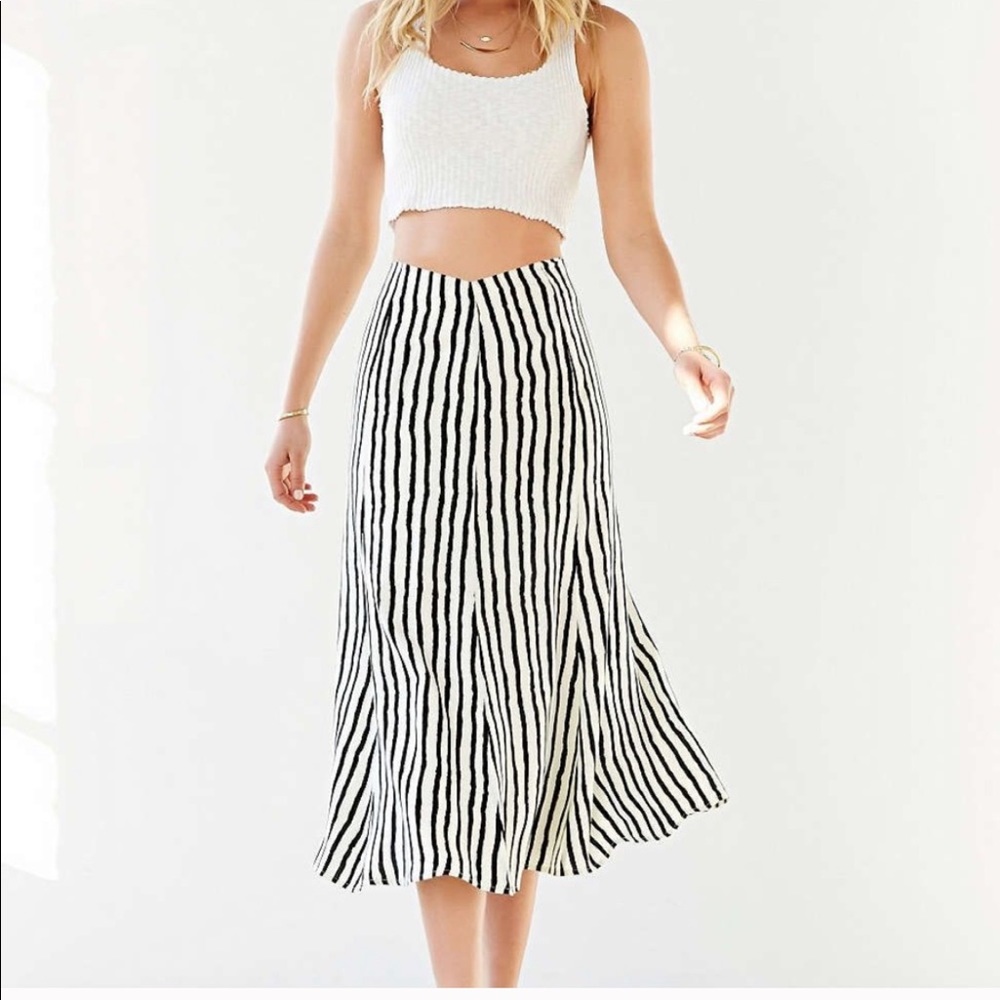 KIMCHI BLUE Midi Skirt White with Black Stripes